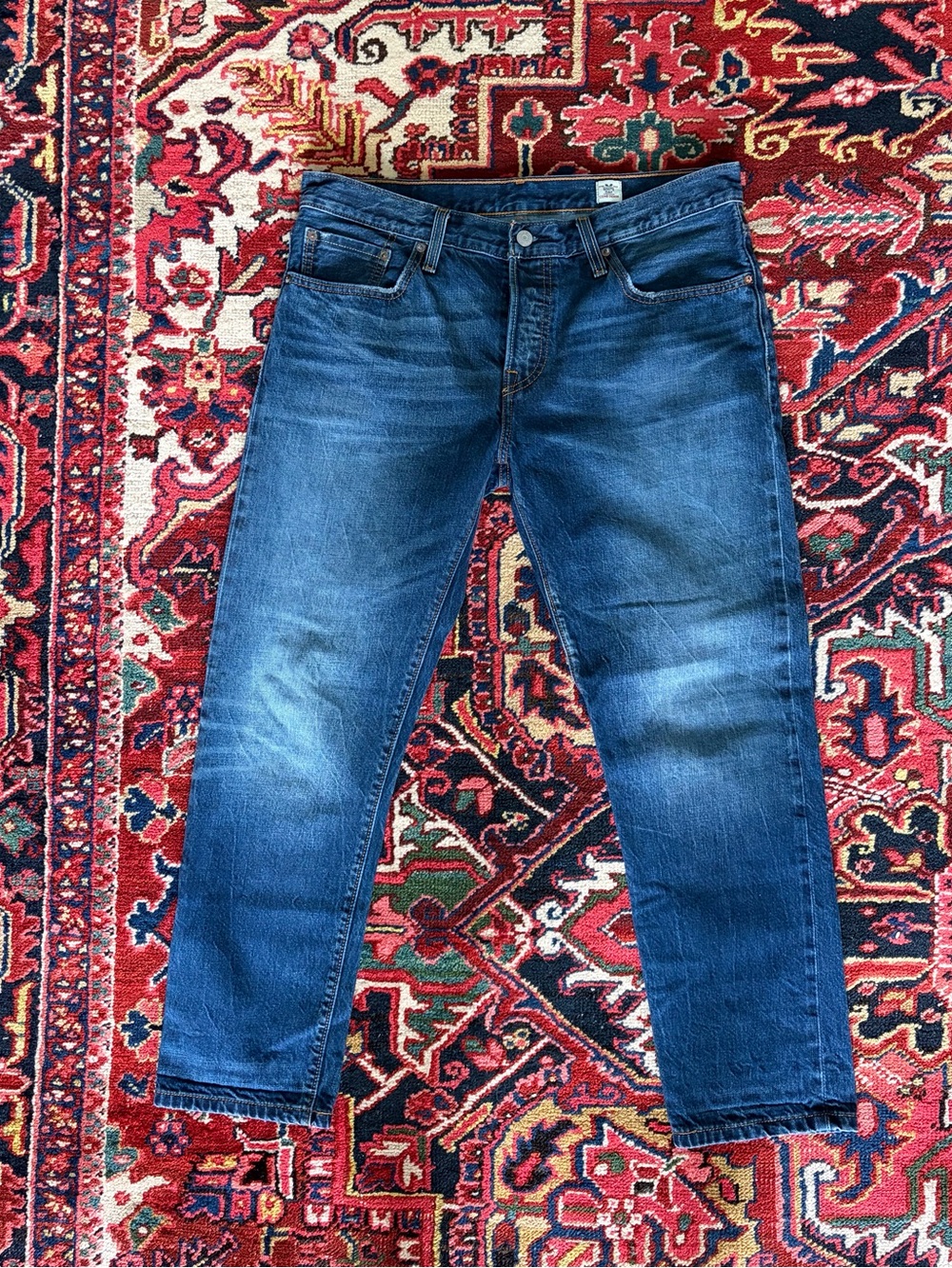 Levi's Straight Leg Jeans in Medium Blue Wash